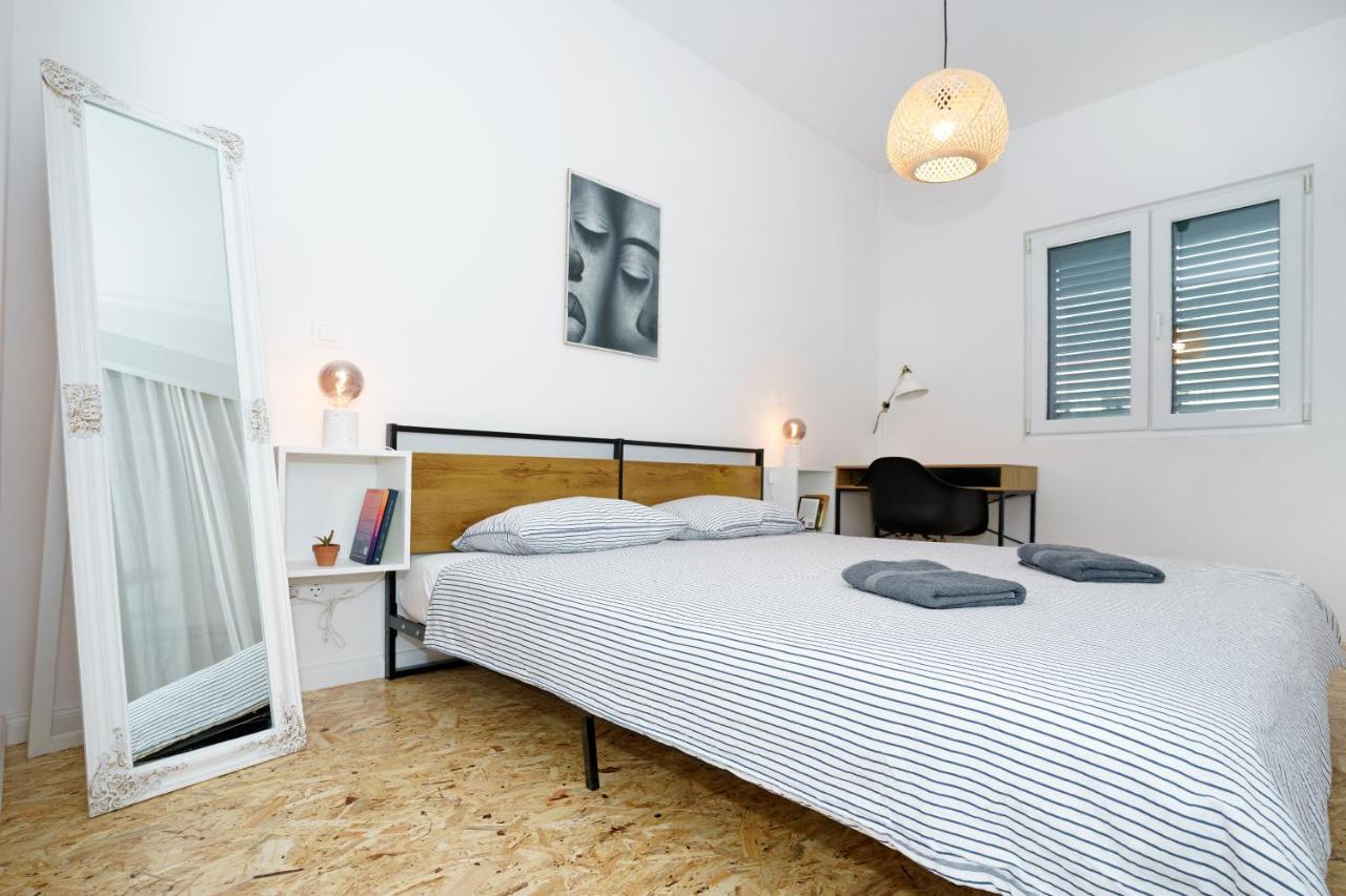 4-Star Apartments Bianco Kaštela Esterno foto