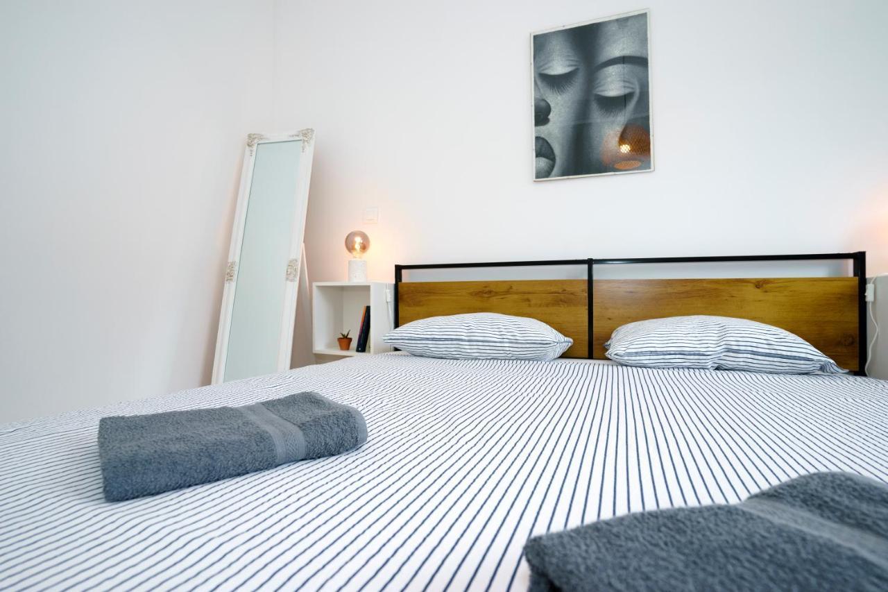 4-Star Apartments Bianco Kaštela Esterno foto